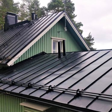 peltikaton maalaus suomen laatukatot