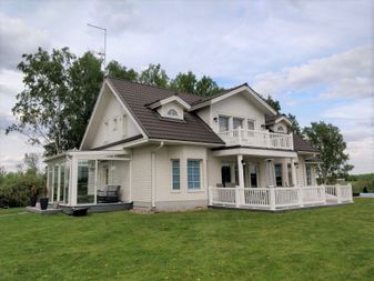 tiilikaton pinnoitus suomen laatukatot